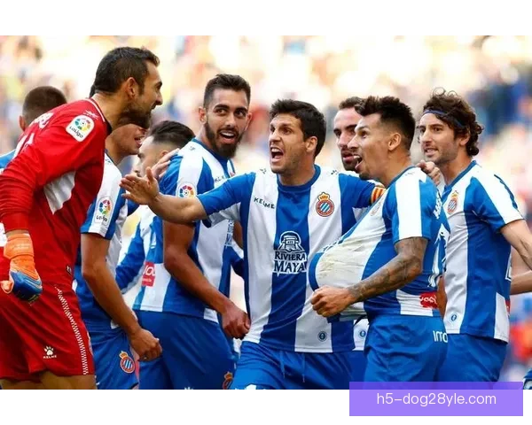 法兰克福门兴对决 格策堂安首发亮相